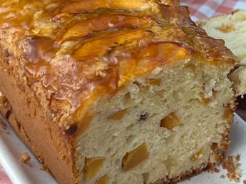 Ni balanza ni cuchara: el truco de Jimena Monteverde para medir los ingredientes y hacer un budín húmedo y esponjoso