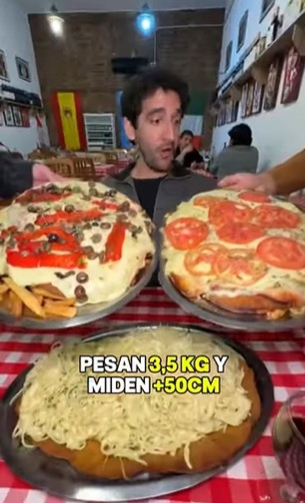 Parece un club de barrio pero sirve la mejor milanesa de Buenos Aires: el bodegón que es furor por sus precios y porciones gigantes
