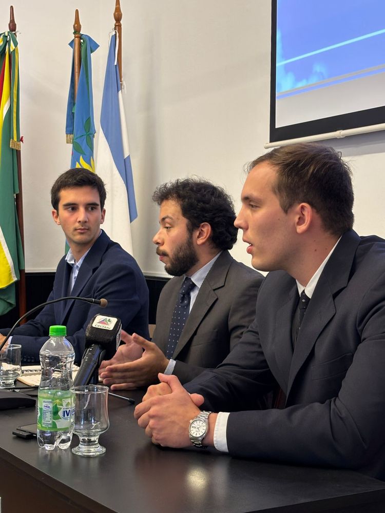 Isidro Borthaburu (gerente comercial) Gonzalo Criniti (gerente de operaciones ) y Santiago Heidernreich (responsable comercial)