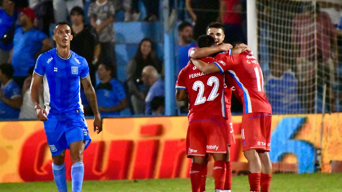 Belgrano llega puntero al clásico con Talleres: cuántas fechas hacía que no terminaba líder de la fecha