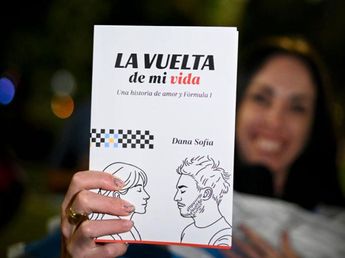 De la oficina a volverse viral: quién es la cordobesa que escribió un libro inspirado en Franco Colapinto
