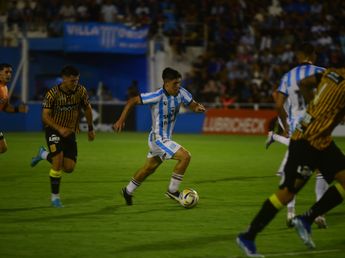 Racing lo dio vuelta contra Almirante Brown y volvió al triunfo en Nueva Italia
