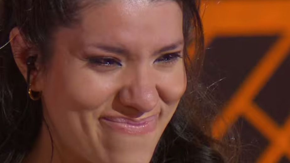 Es la hija de una famosa cantante fallecida, debutó en Es mi sueño y conmovió al jurado