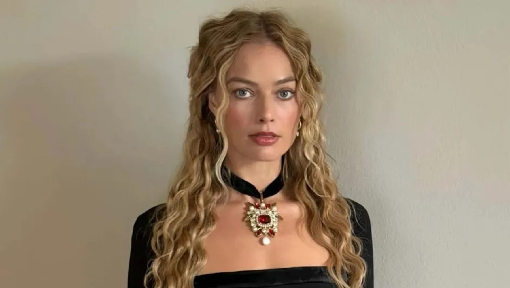 Margot Robbie en Cumbres Borrascosas.