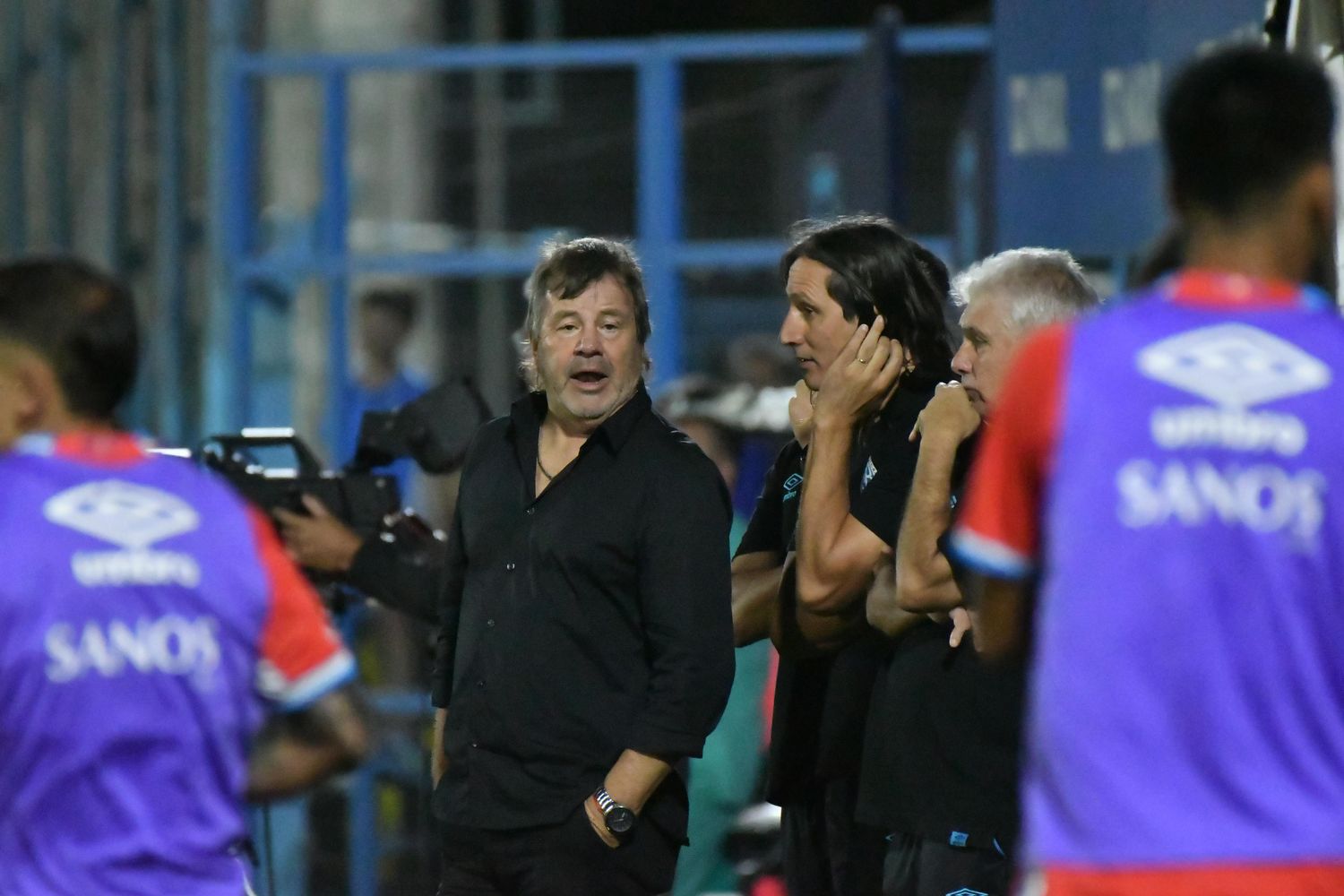Ricardo Zielinski y Juan Carlos Olave, en el análisis del equipo que pondrá Belgrano ante Talleres.