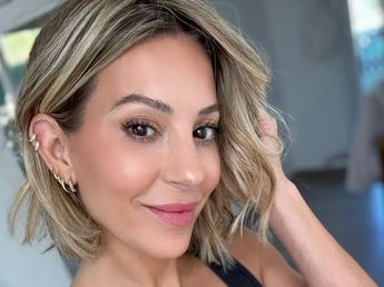 Noelia Marzol marcó tendencia con unas botas de caña alta del color de la temporada