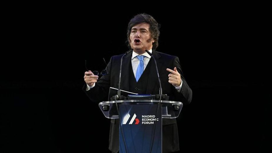 Milei insultó a Sánchez en España y resaltó el rol de Trump: "El socialismo se está haciendo pedazos"
