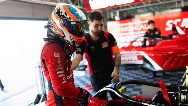 Fausto Arnaudo piloto F4 España