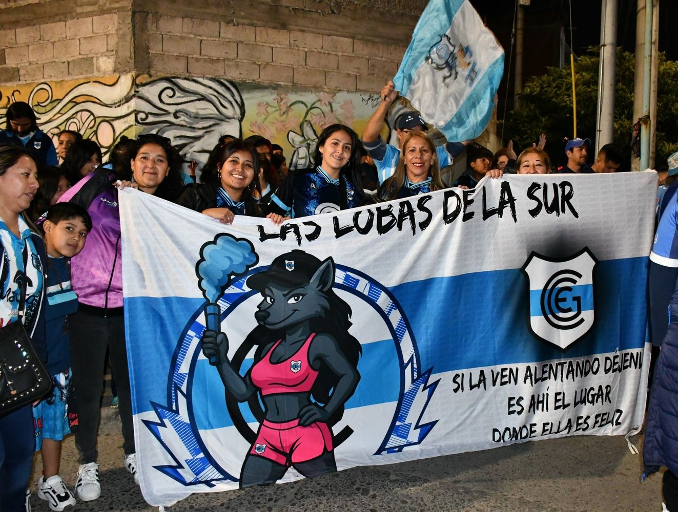 Como obsequio por el Día Internacional de la Mujer, este domingo las mujeres podrán ingresar gratis al estadio hasta las 16:30 para presenciar el encuentro.