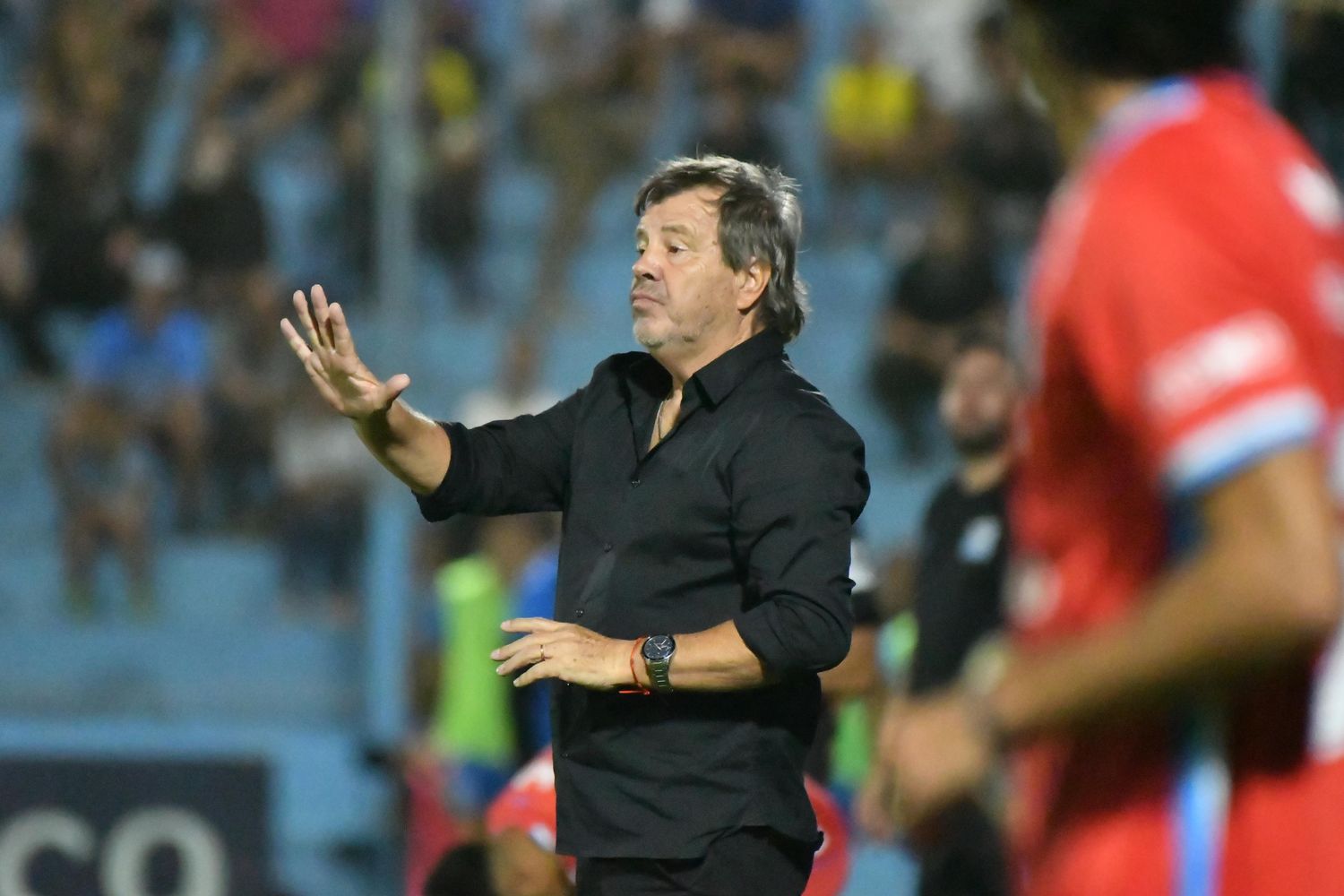 Ricardo Zielinski, técnico de Belgrano, espera hasta el final a varios jugadores para el equipo con el que recibirán a Talleres.