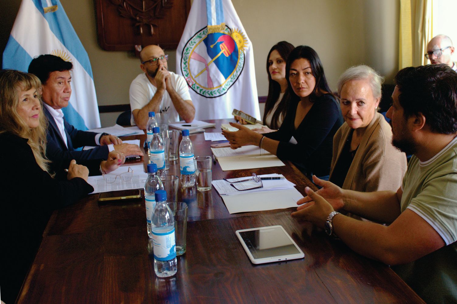 Presidida por el concejal Ramiro Tejeda (al centro), la comisión de Ambiente del Concejo Deliberante de San Salvador comenzó a analizar proyectos reservados de concejales salientes, como así también proyectos recibidos del Concejo Deliberante Estudiantil.