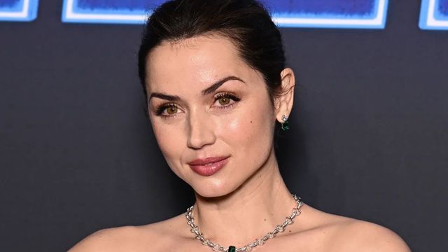 El polémico look de Ana de Armas al límite de la censura en los Premios Oscar 2026