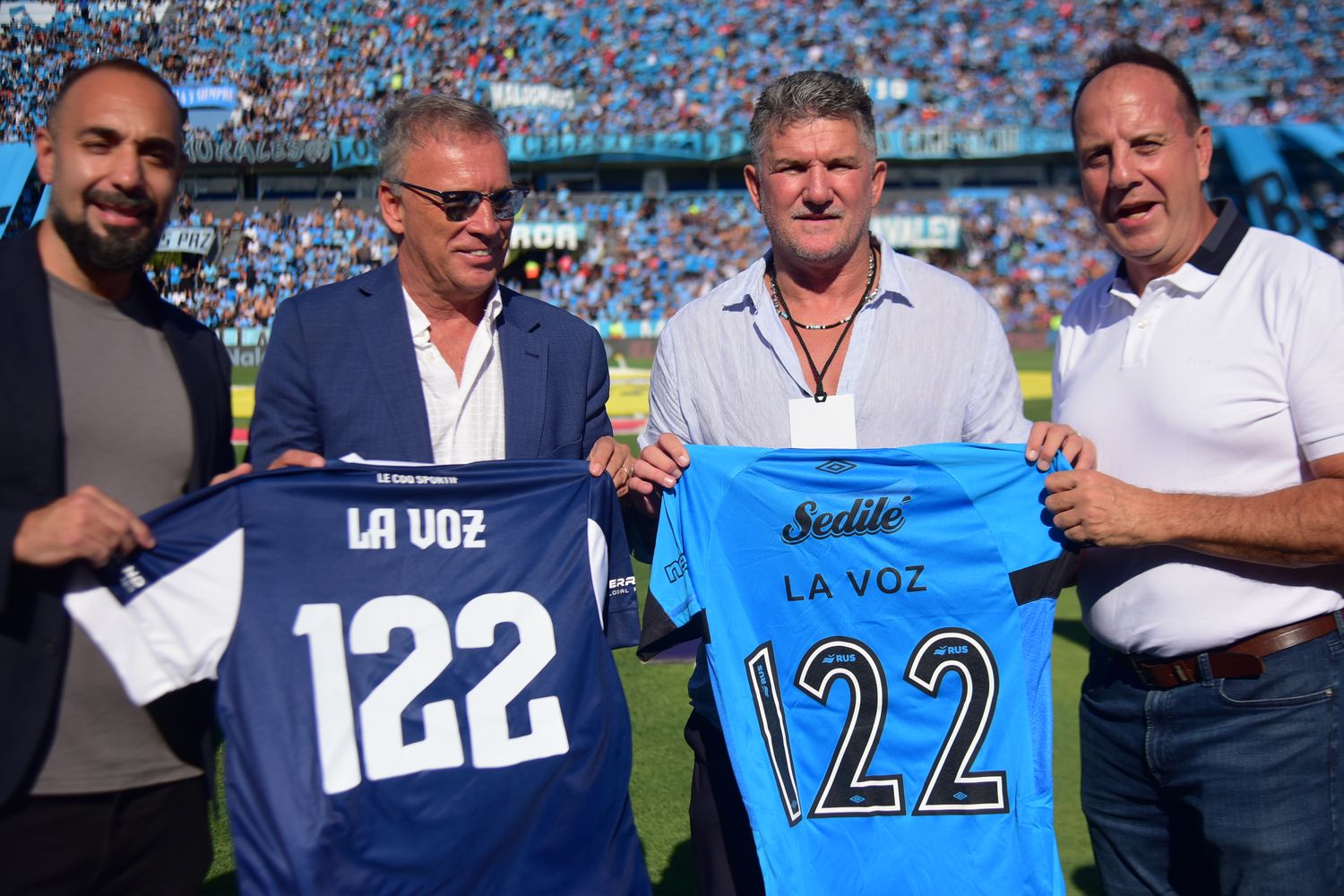 Andrés Fassi y Luis Fabián Artime, con autoridades de La Voz del Interior en la previa del Belgrano-Talleres.Artime