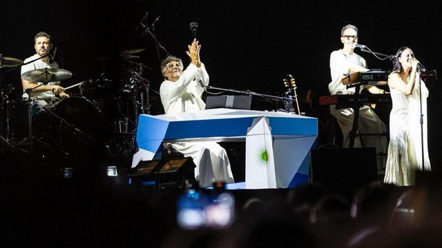 Fito Páez en el Monumento de la Bandera