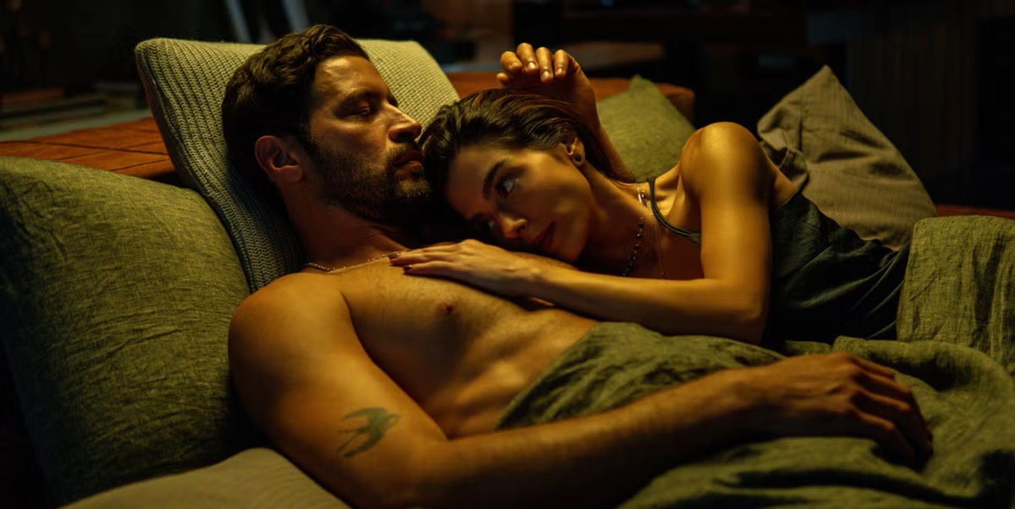 La película originalmente se titula Burning Betrayal.