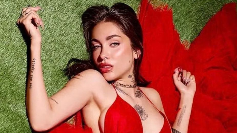 María Becerra fue la gran sorpresa del Lollapalooza Argentina 2026: cantó con Paulo Londra y apareció en el show de Sabrina Carpenter