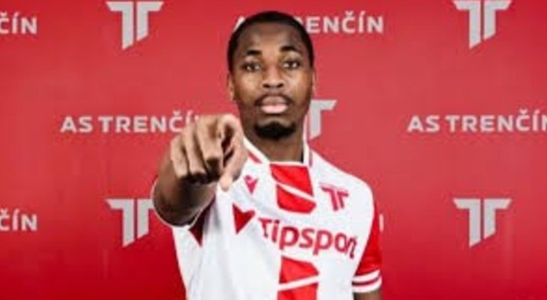 El delantero de 24 años llega tras pasos por el fútbol de Eslovaquia y Malta, listo para debutar en el Malevo.