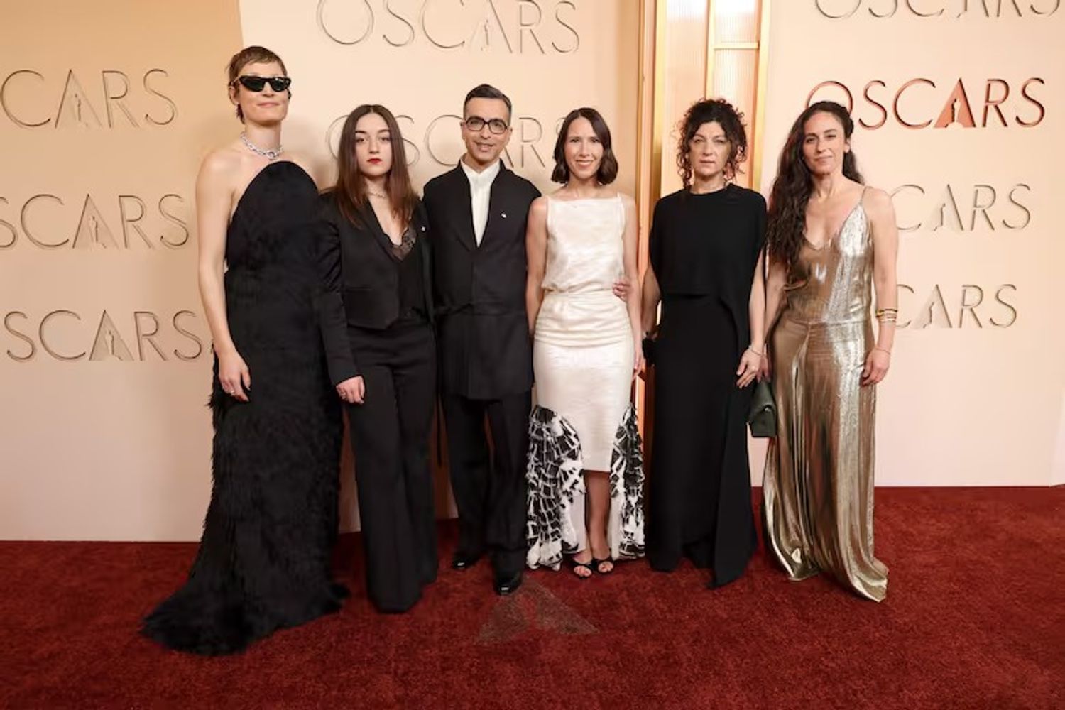 El equipo de Deux personnes échangeant de la salive, el cortometraje que ganó el Oscar 2026 a mejor cortometraje de ficción.