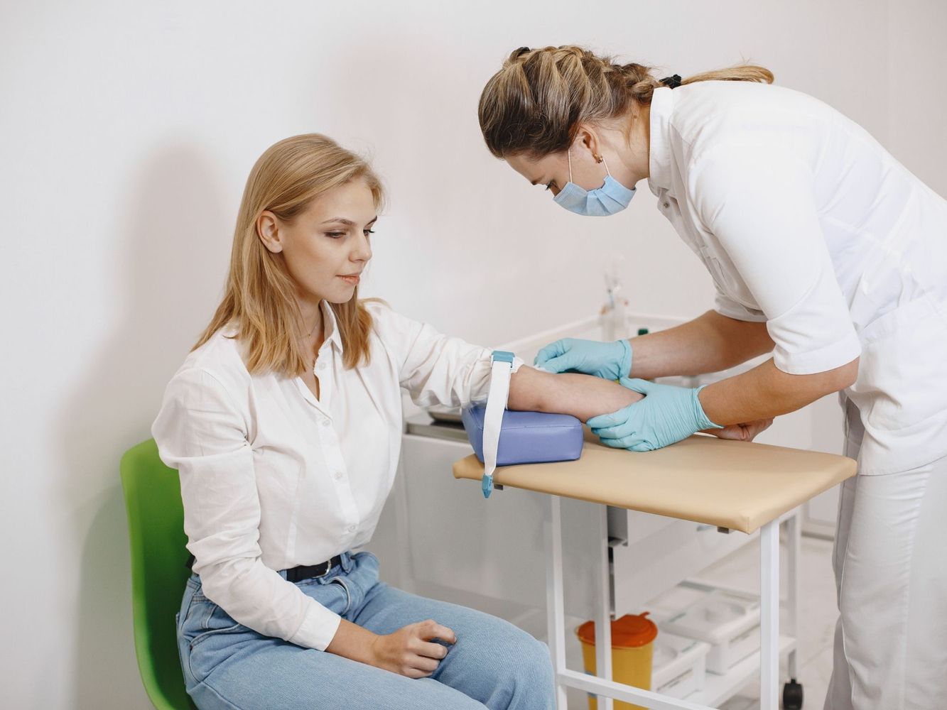Un simple análisis de sangre permite medir los niveles de colesterol y estimar el riesgo de enfermedades cardiovasculares.