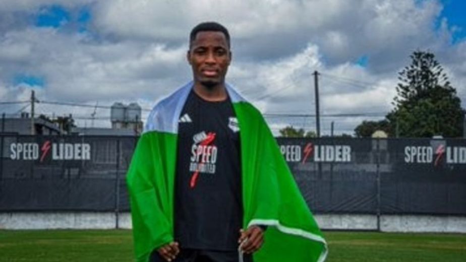 Johnson Nsumoh se presentó en el estadio de Riestra como el nuevo "Hazard" nigeriano del Bajo Flores.