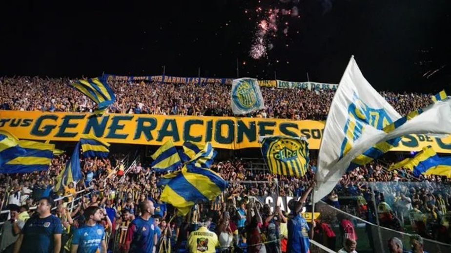Polémica en el Gigante: muñecas inflables y un folclore que cruzó todos los límites en Rosario