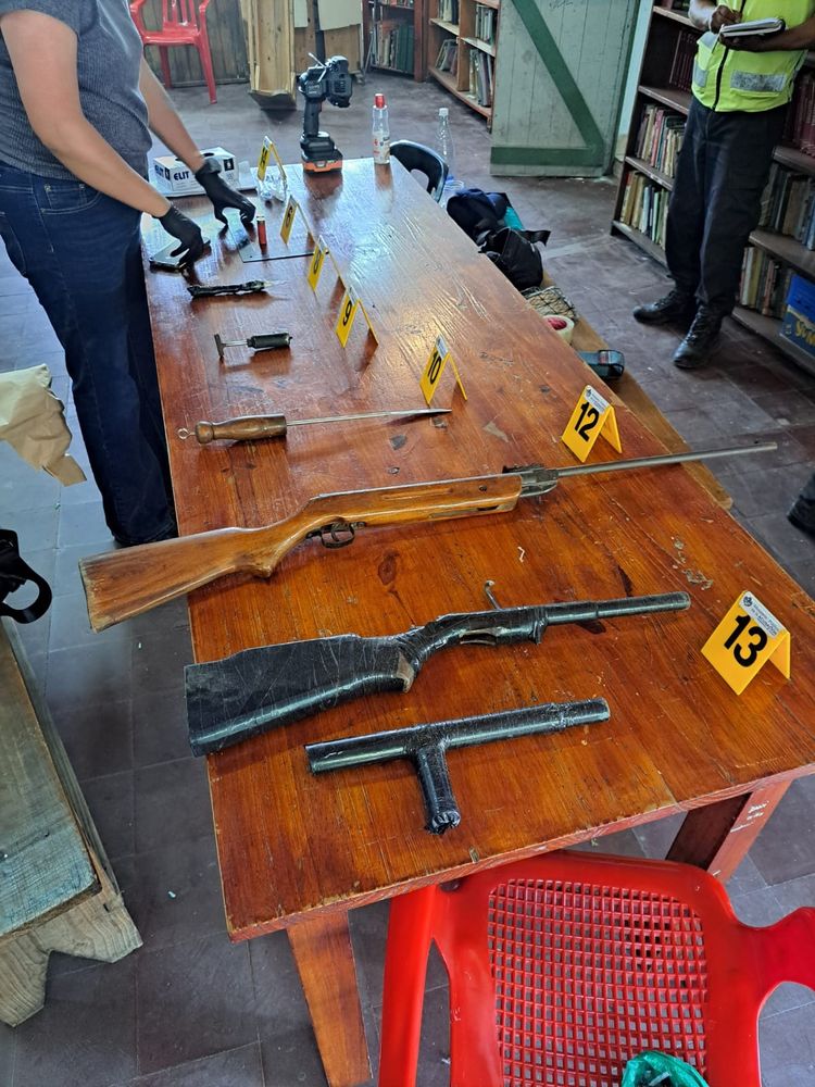 El hallazgo de un explosivo y armas de diferentes características movilizó a fiscales del MPA y unidades especiales de la Policía de Jujuy.