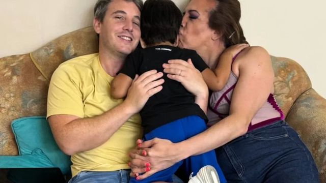 Lizy Tagliani, su hijo y su marido