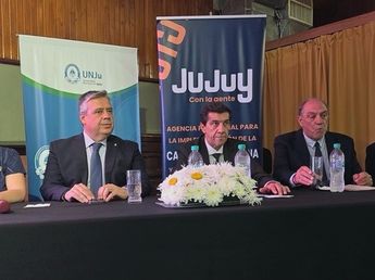 “Buscamos formar médicos con compromiso con su pueblo”, dijo Sadir al dar por iniciada la carrera en Jujuy