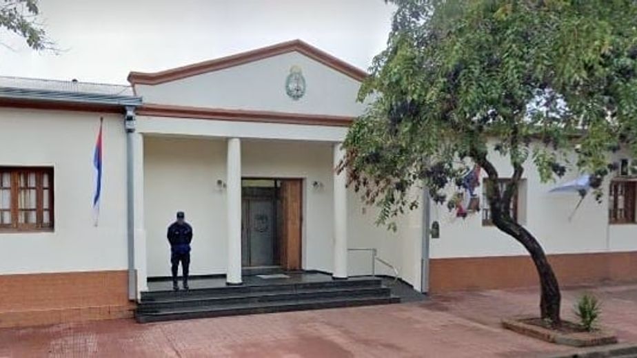 Posadas: un suboficial se atrincheró en la Jefatura de Policía y habría amenazado a un comisario.