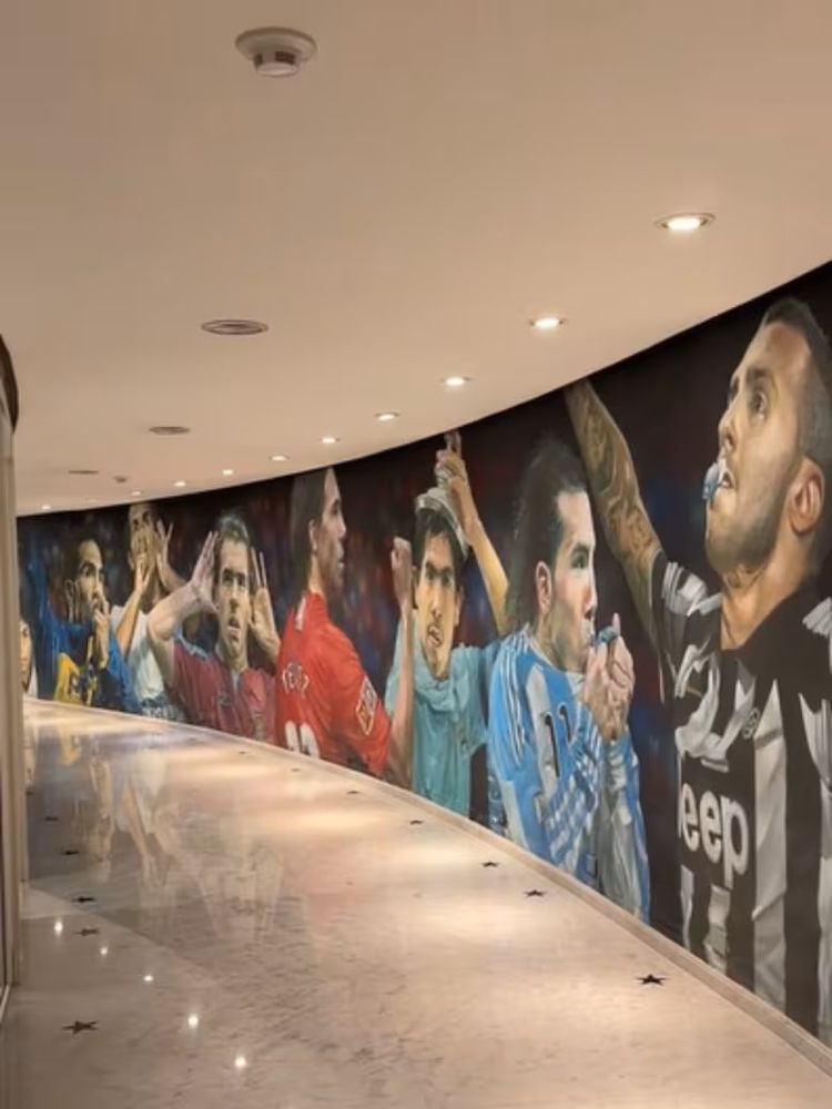 Carlos Tevez.