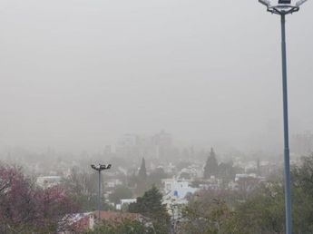 Córdoba en alerta por el cambio de tiempo: fuertes vientos causan destrozos y bajan la temperatura