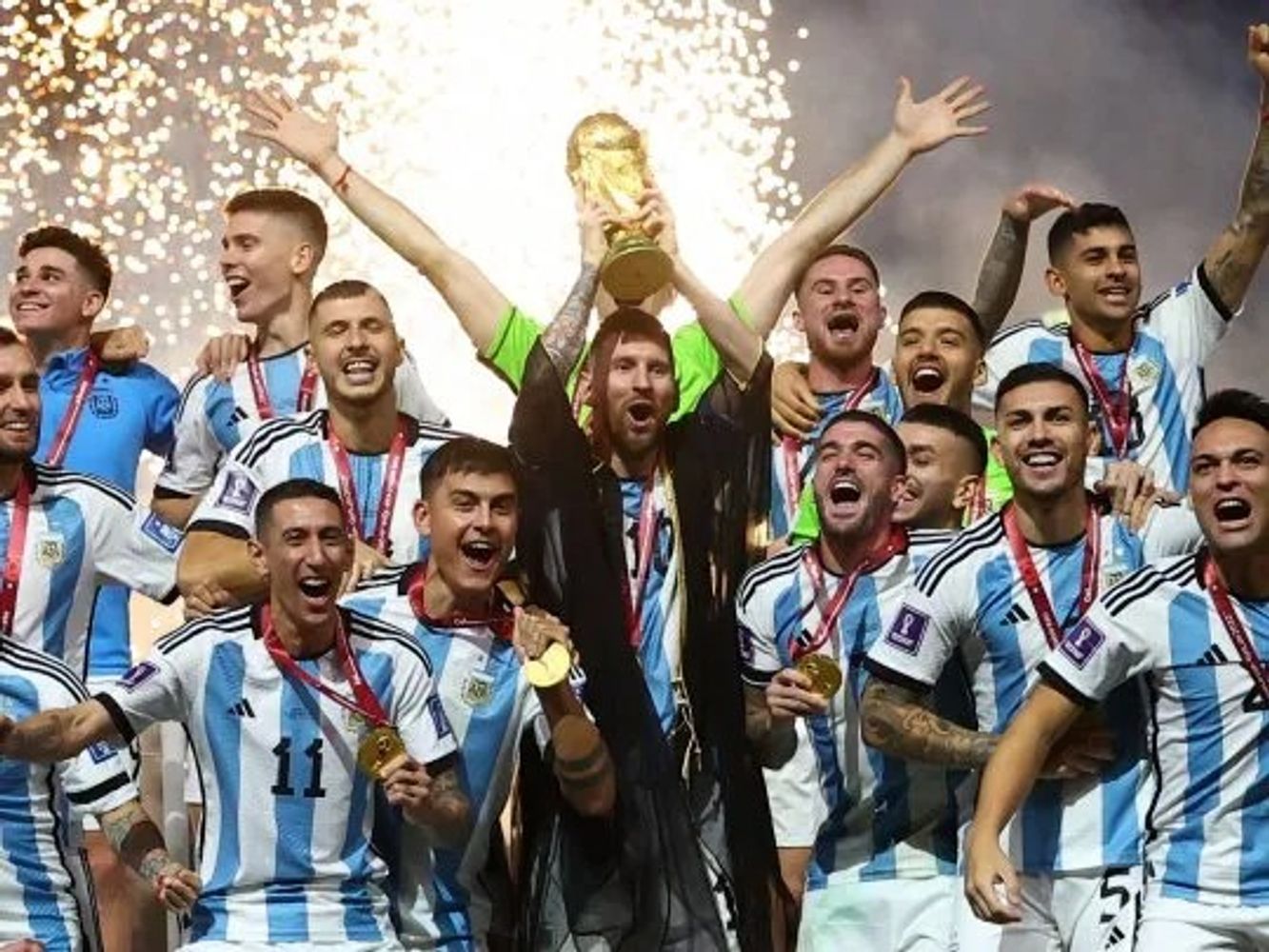 Miles de pasajeros esperaban viajar desde Rosario a alentar a la Selección Argentina.