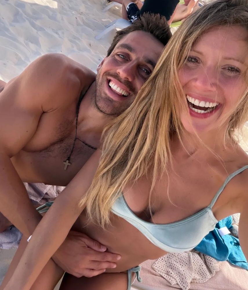 Laurita Fernández y su novio.