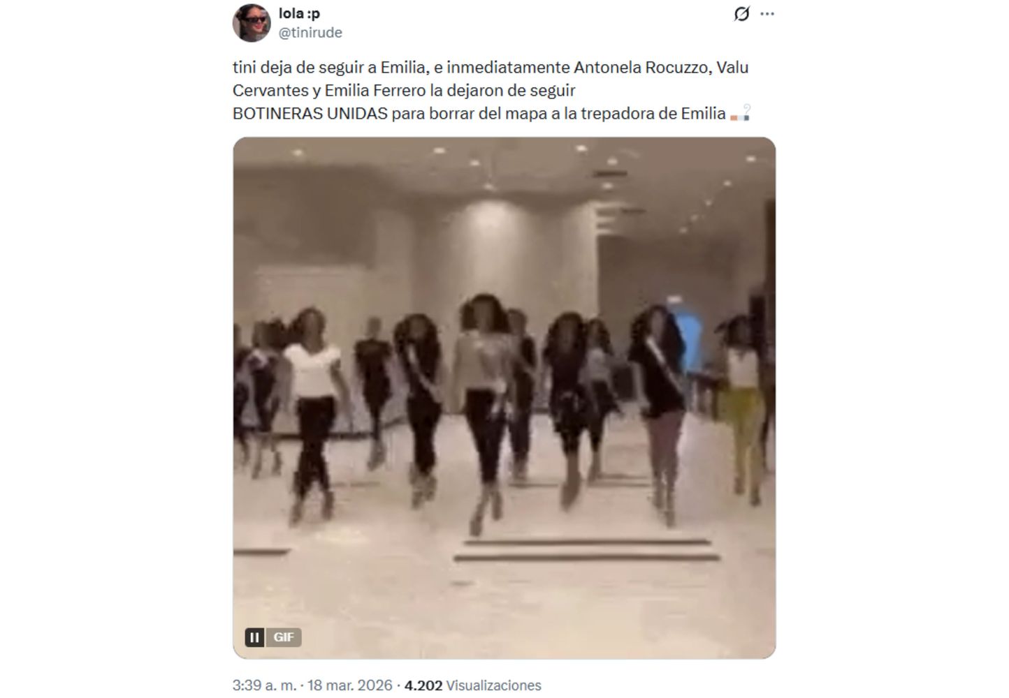 Las famosas que también habrían dejado de seguir a Mernes.