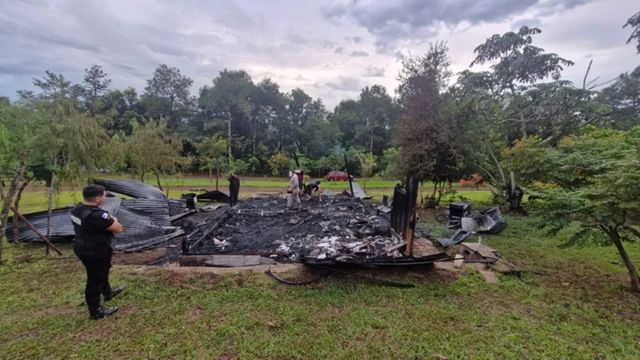 Incendio destruyó por completo una vivienda en El Alcázar.