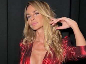 Sabrina Rojas se sumó a la tendencia de la temporada y dio cátedra de estilo con una campera de cuero color negro con flecos