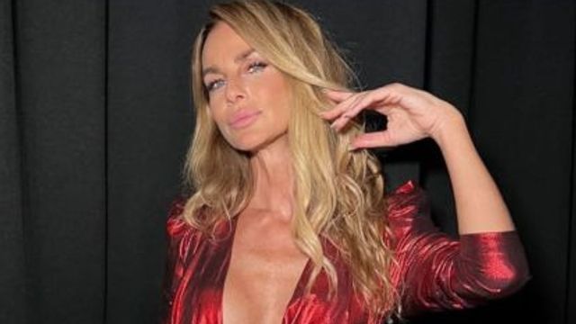 Sabrina Rojas eligió una prenda vintage y dio cátedra de estilo con un look deportivo retro