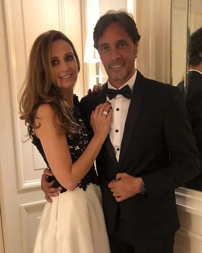 Gustavo López y su esposa