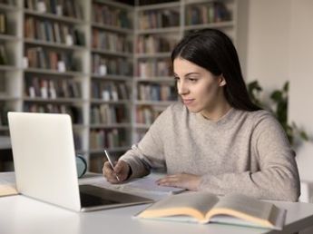 Las 5 carreras universitarias que conviene evitar en 2026 por su baja salida laboral, según la IA