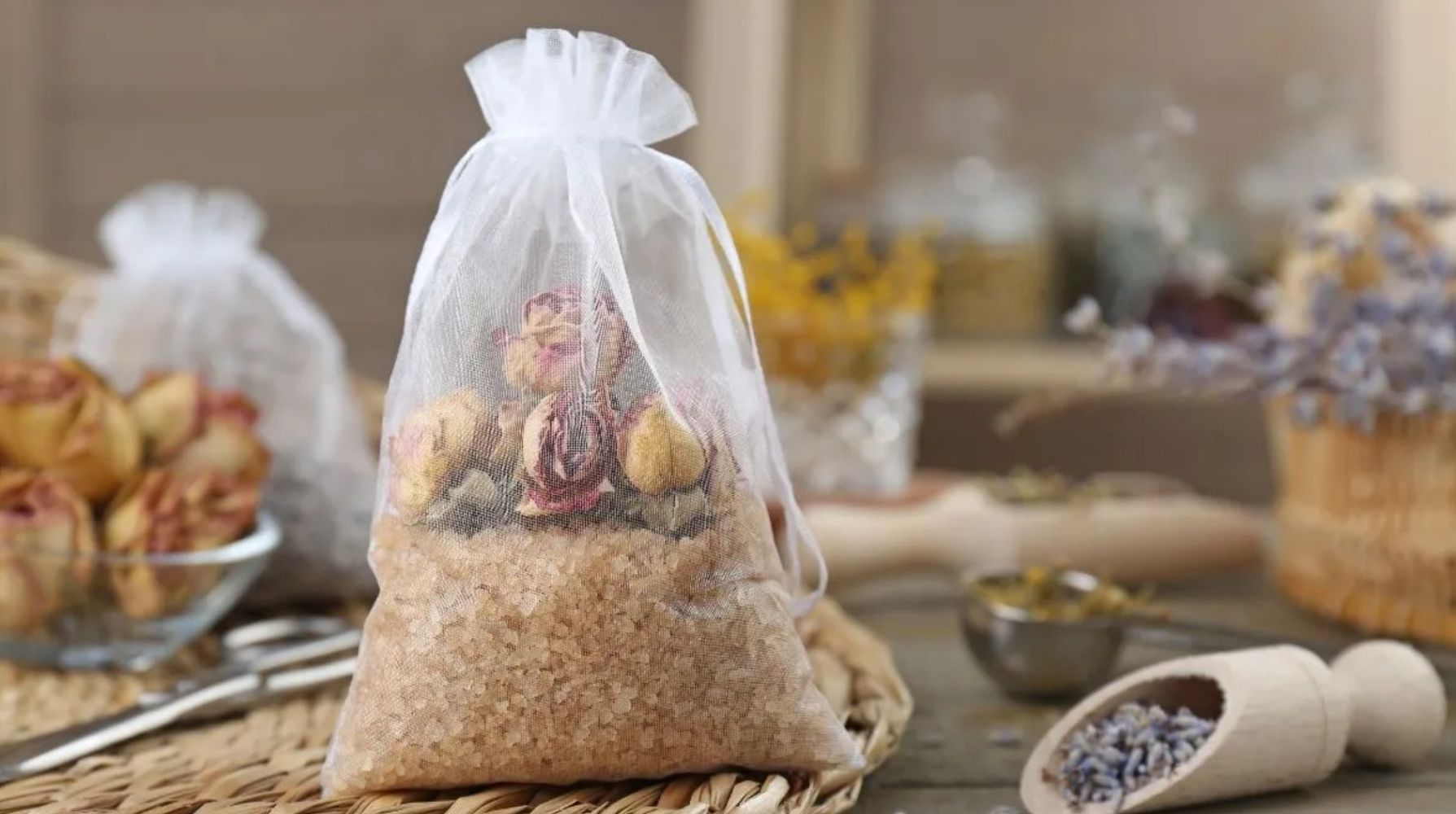 Flores secas, lavanda, café y canela son ingredientes ideales para crear fragancias personalizadas.