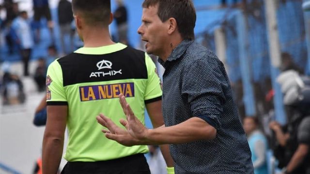 La búsqueda de nuevo DT en Racing de Nueva Italia terminó en uno de los primeros nombres que surgió: el de Pedro Llorens.