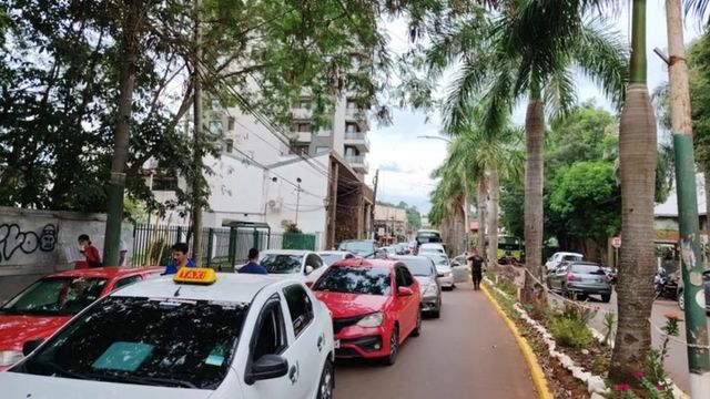 Puerto Iguazú: aplican controles y dejan sin habilitación a choferes.