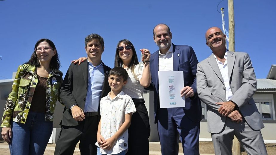 Kicillof entregó 101 viviendas en Bahía Blanca
