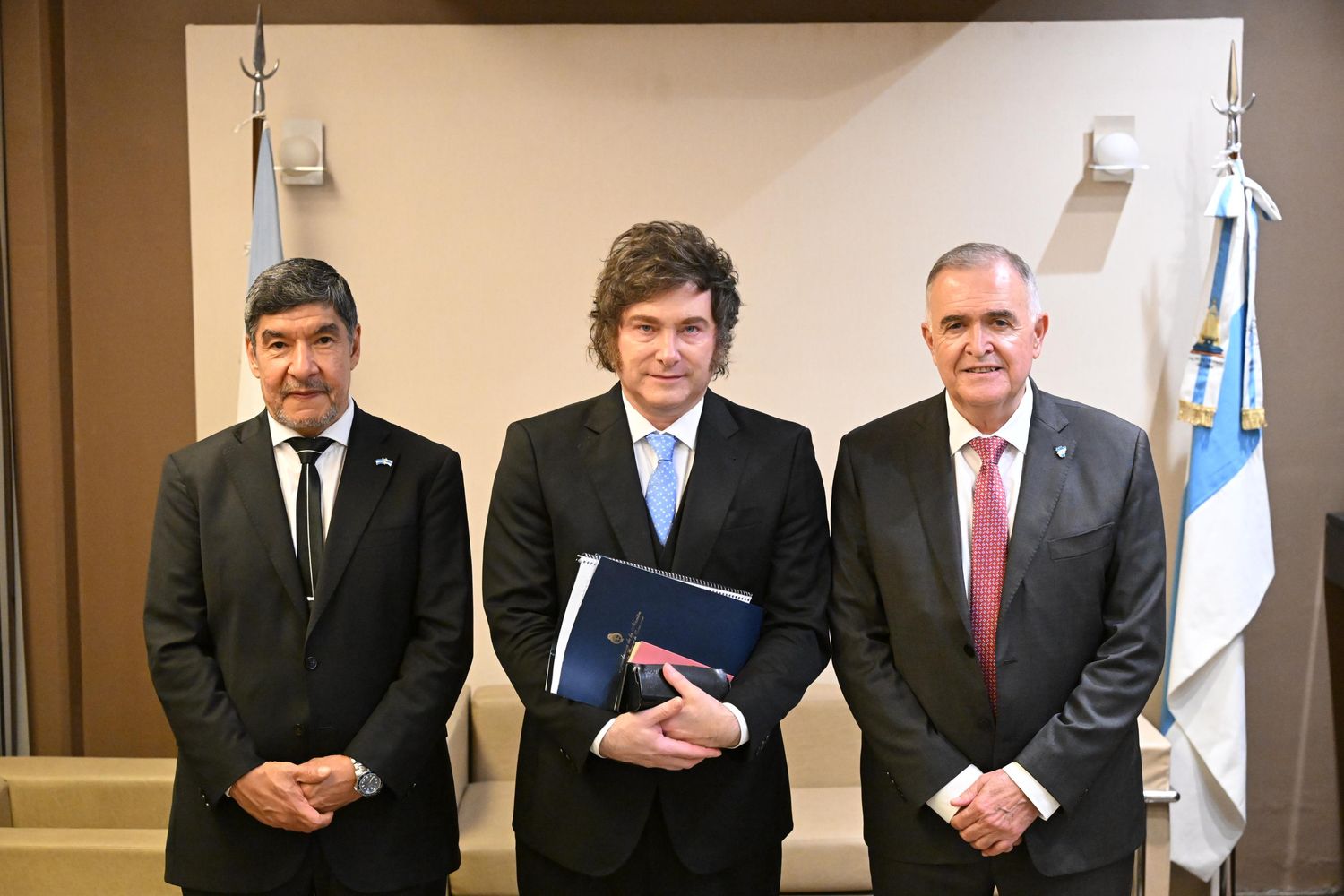 El Presidente llegó a Tucumán para participar del Foro Económico del NOA.