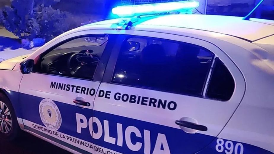 Brutal ataque en Comodoro Rivadavia: un ladrón apuñaló a un adolescente de 14 años que iba a la escuela y todo quedó grabado