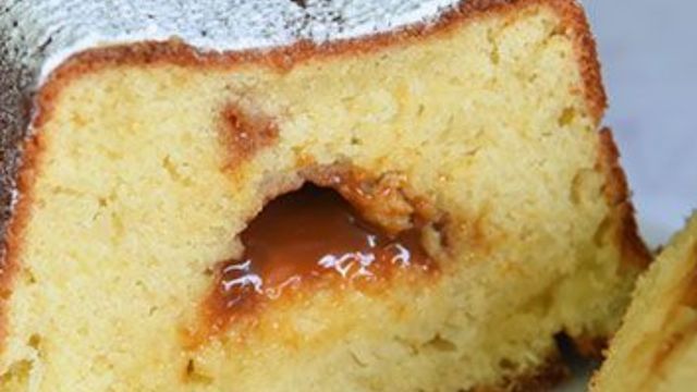 Budín de ricota y dulce de leche súper húmedo.
