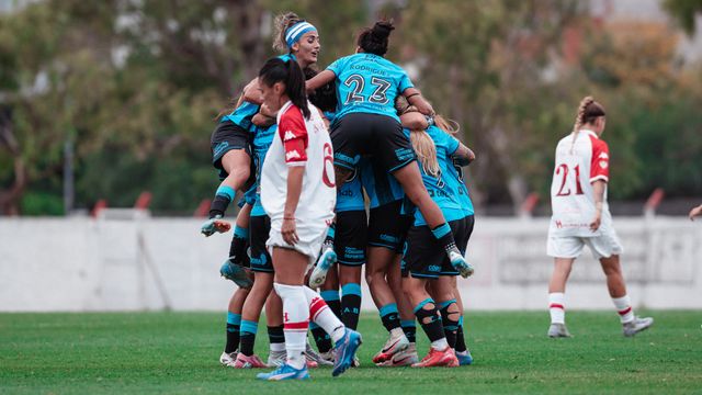 Las "Piratas" derrotaron a Huracán 1 a 0. Belgrano había empezado el torneo con derrota.