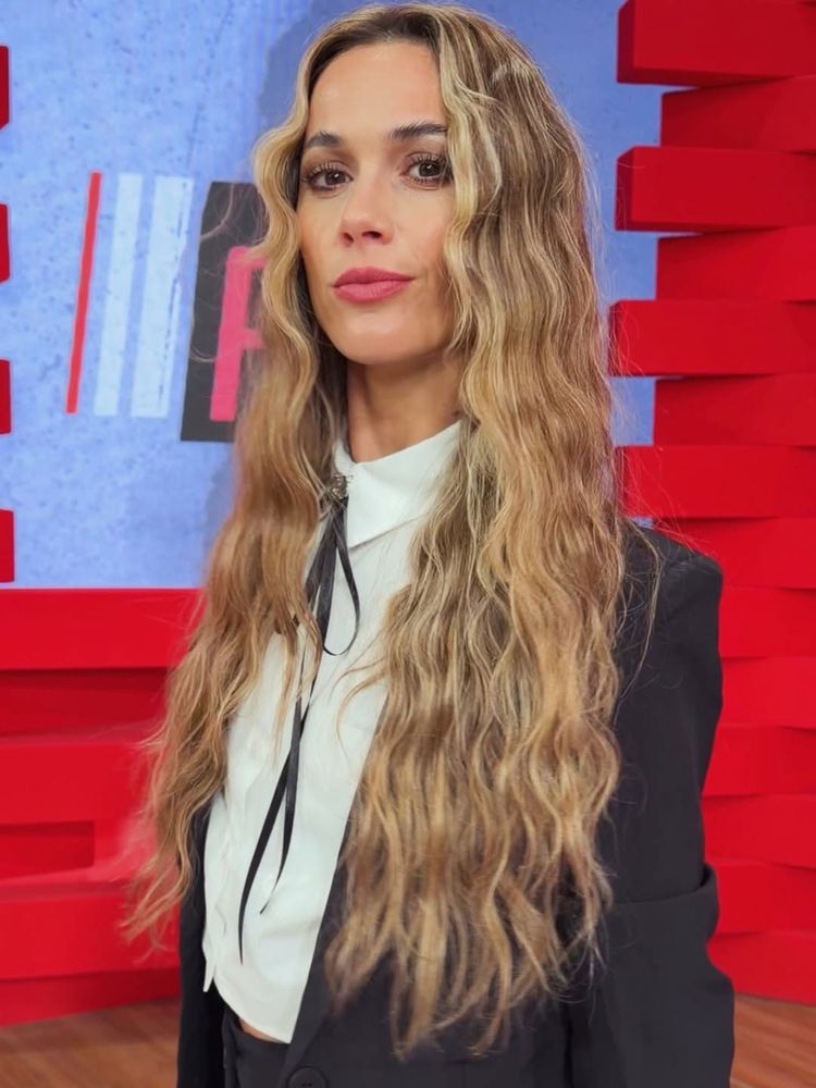 Chechu Bonelli arrasó con un look sastrero y marcó tendencia en la temporada otoño