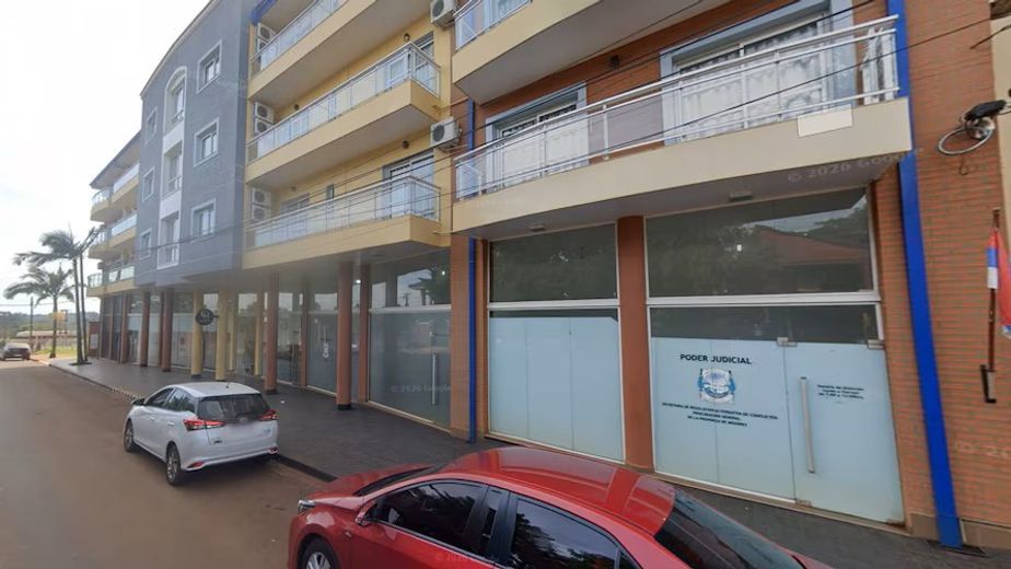 Detienen a una madre acusada de abusar de su hija con discapacidad con su pareja y amigos en Misiones