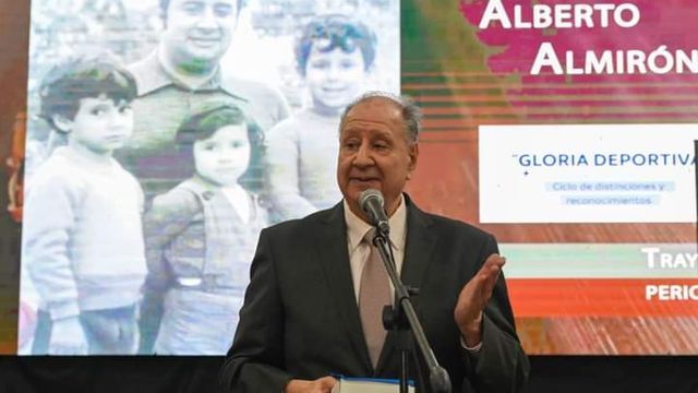 Falleció Carlos Almirón, ícono del periodismo bahiense. 
